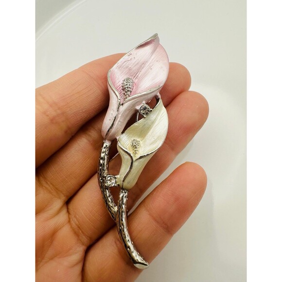 Silver tone calla lily silver tone brooch pin - Picture 1 of 4